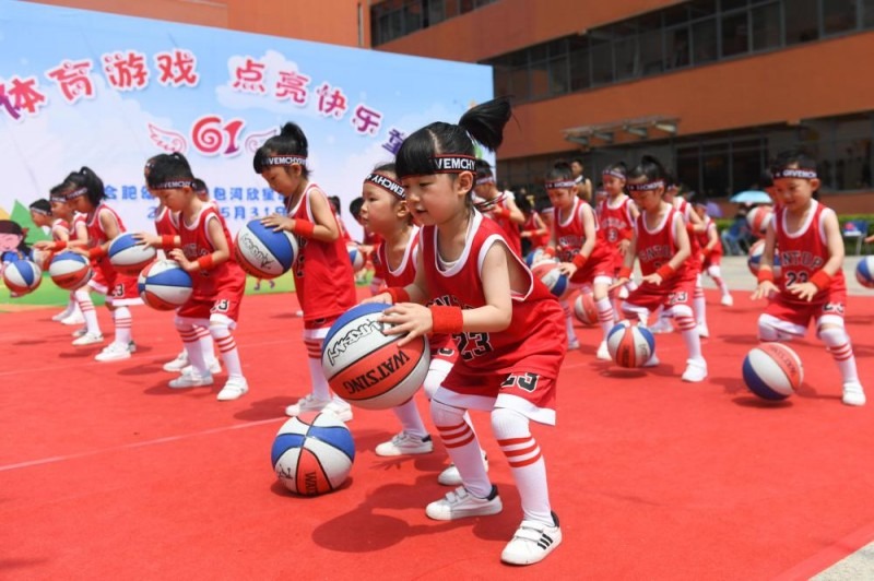 为什么跑垒员在冲过垒包时必须准确踩踏垒包的上表面而非边缘